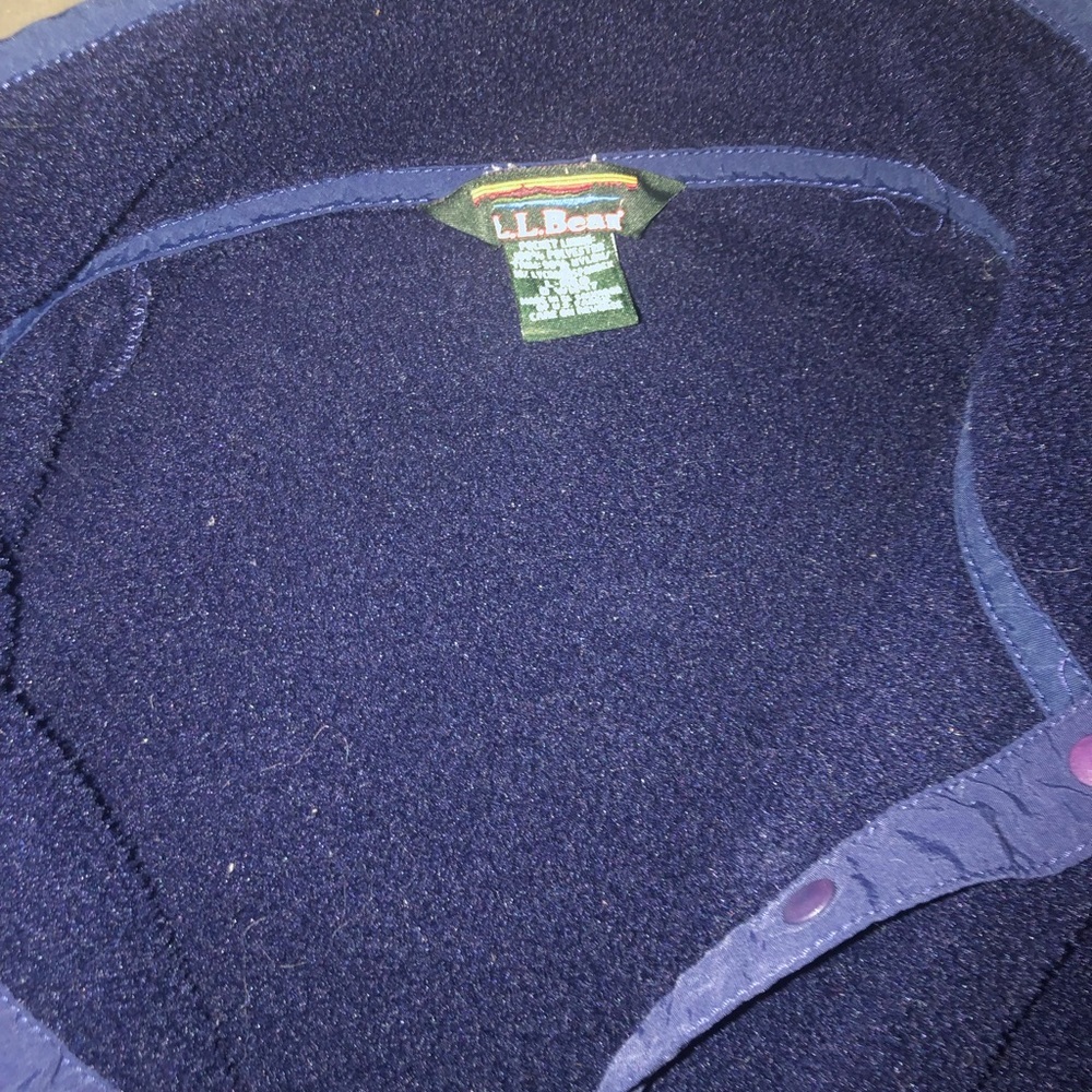 Navy blue L.L. BEAN fleece. 3/4 snaps - Picture 2 of 3